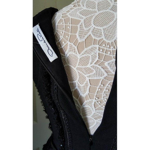 *$5,000 OSCAR DE LA RENTA ADOREABLE EXCLUS. BLACK LACE CROCHET SILK RUNWAY DRESS - Picture 2 of 10
